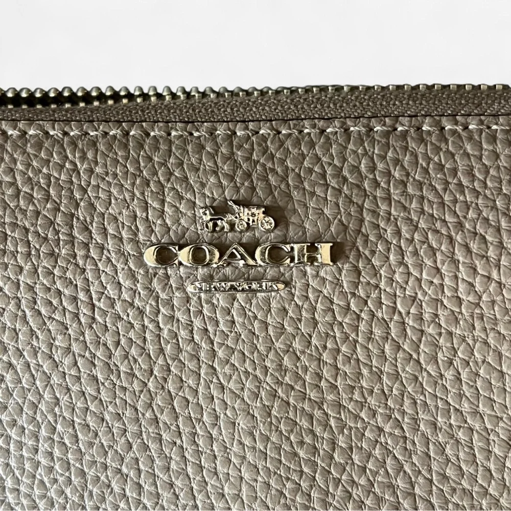 Coach‎ Zippy Leather Long Wallet